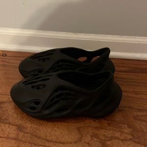 Black Yezzy Foam Runners